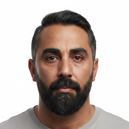 دانیال فامیل دوست