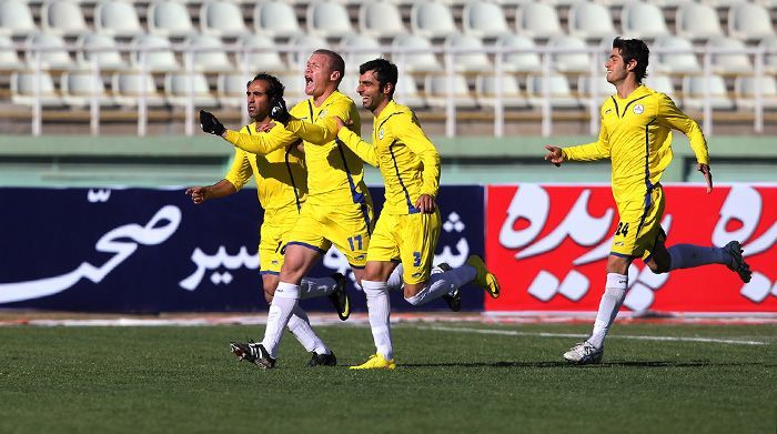 نفت تهران ۴ - ۱ پاس