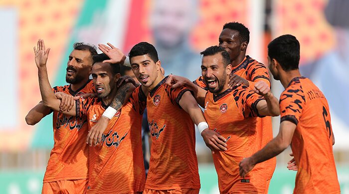 مس کرمان ۲ - ۱ نساجی مازندران