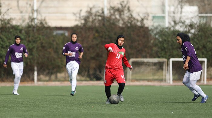 ایران ۰ - ۰ آوا تهران