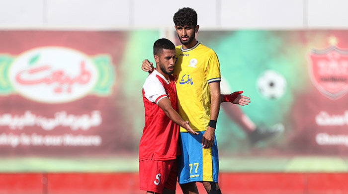 پرسپولیس ۲ - ۲ مقاومت