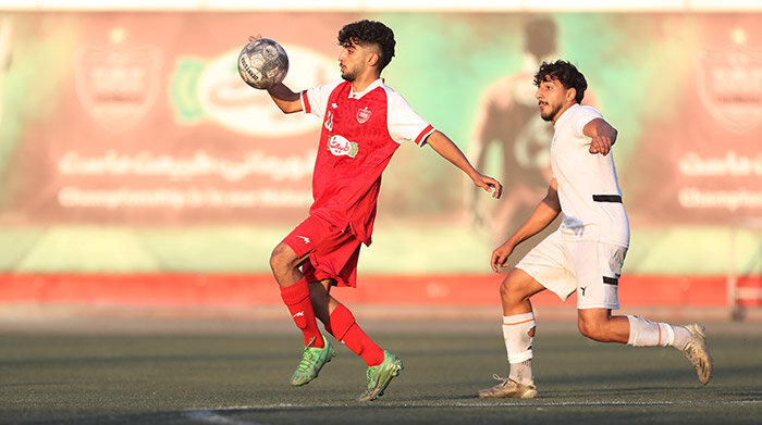 پرسپولیس ۰ - ۰ پیکان