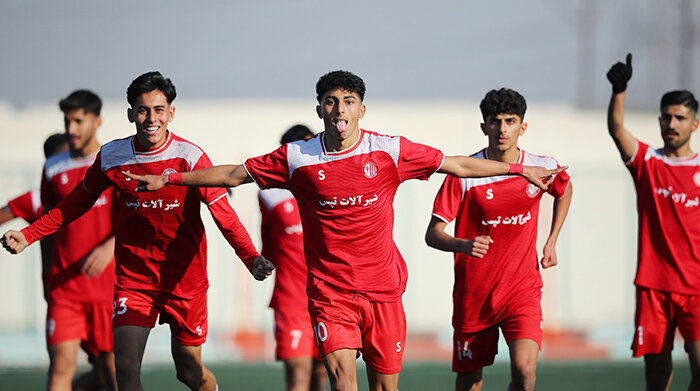 المپیک اندیشه ۴ - ۱ پرسپولیس