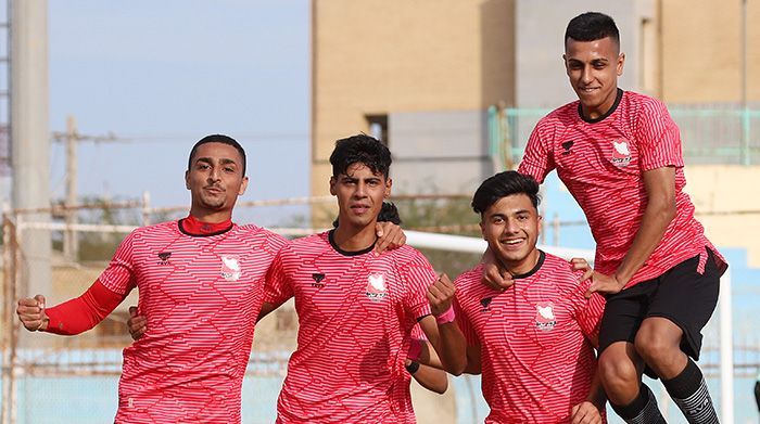 ایرانجوان ۳ - ۳ 
