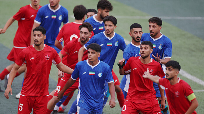 پرسپولیس ۰ - ۰ استقلال