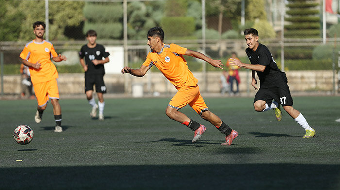 شاهین ۱ - ۱ نارنجی پوشان کوهسار