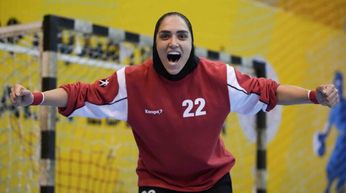 استقلال ۱۷ - ۲۹ سنگ آهن بافق