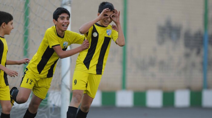 آریا - آینده سازان