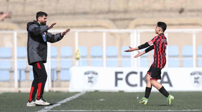 آکادمی کیا ۱ - ۰ آندرانیک تیموریان