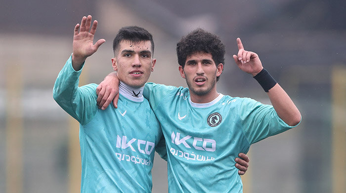 دلوار افراز ۰ - ۲ پیکان