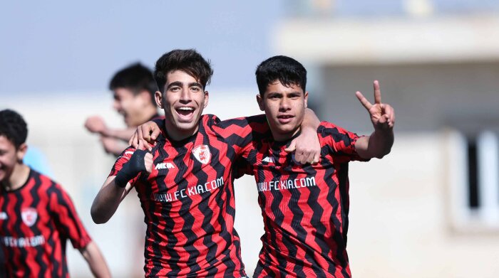 آراز آتی قشقائی ۰ - ۲ آکادمی کیا